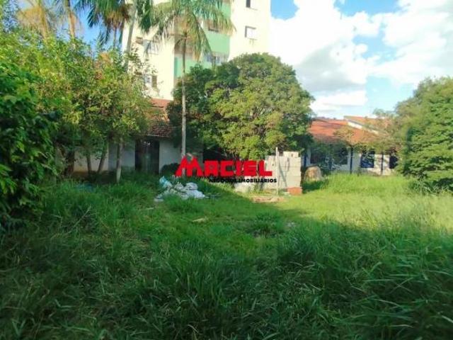area com 900 metros