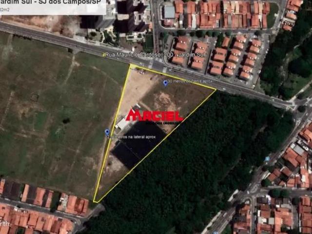 Área com excelente localização 14.602m²