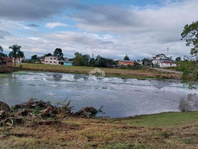 Área de terras, no meio da cidade!