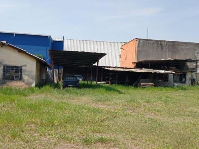 Área de 4.300 m² com Fábrica Desativada e Potencial para Vários Usos em Jacareí/SP