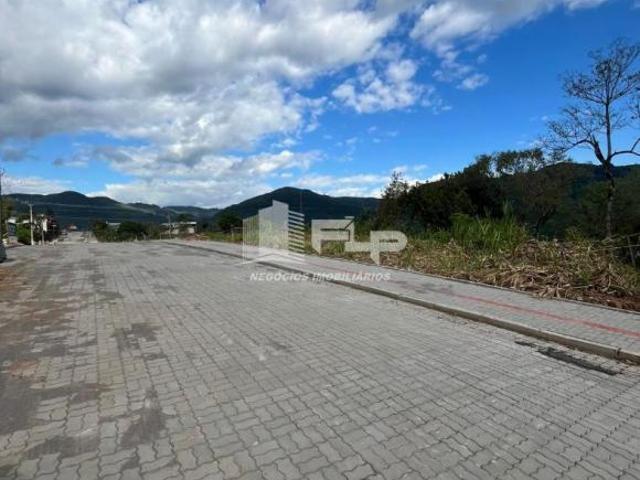 ÁREA DE 7.200M² NO CENTRO