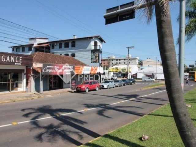Área excelente Frente para a Victor Hogo Kuns