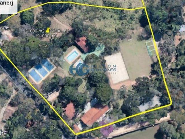 Área espetacular, excelente localização, com belo clube instalado, e ideal para empreendimento imobi
