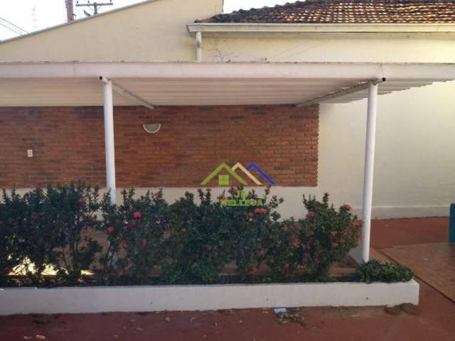 AREA TOTAL DO TERRENO COM 980 M², composto de 02 Residências e Vila de pequenas casas