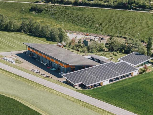 Areal Rotbach: Vielseitig nutzbare Gewerbe und Produktionsflächen mit grosser PV Anlage