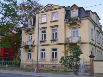 AREAS: Attraktive 4 R. Whg. mit Balkon in Blasewitz zu verkaufen