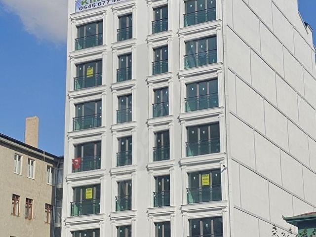 AREL EMLAK'TAN BOR CADDESİ CADDE CEPHELİ SATILIK 2+1 DAİRE