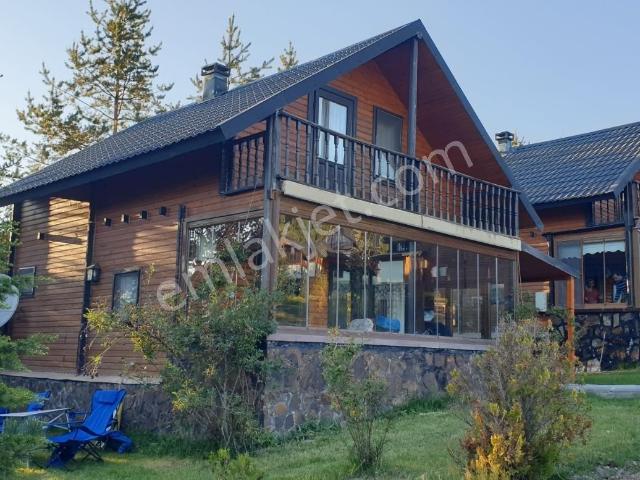 Arel'den Çamlıdere'de Doğanın İçinde Site'de Ahşap 2 Kat Villa