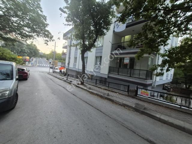 Arel'den Gençlik İle Müjde Sk.köşesi Merkezi 1 Kat Mobilyalı 3+1