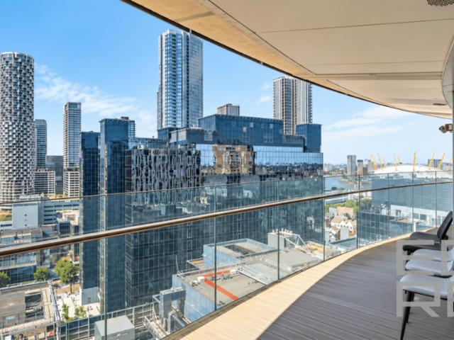 Arena Tower, Canary Wharf E14 2 bed apartment to rent £3,400 pcm £785 pw