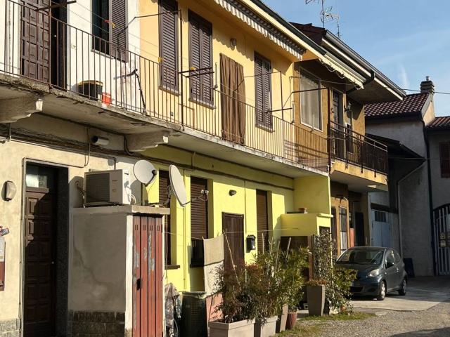 Arese via caduti, 24