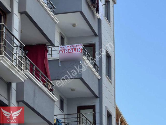 Aress'ten Tramvaya İkinci Bina Ebevyn Banyolu Çift Balkonlu 3+1