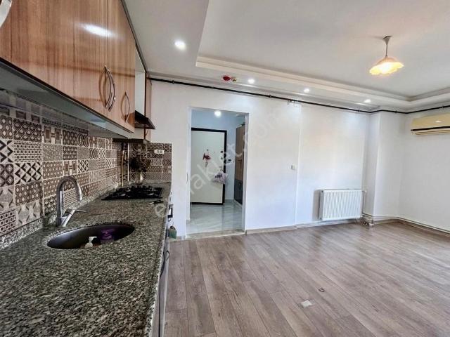Ares'ten Üniversite Hast. Karşısı Doğalgaz Kombili 2+1 Kiralık