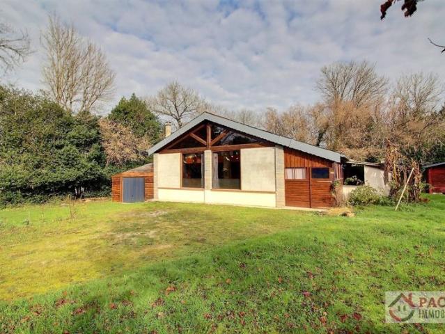 ARFONS Maison esprit chalet sur 1730 m² de terrain