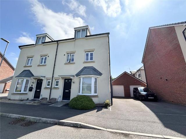 Argus Green, Swindon, Wiltshire, SN2 4 bed semi detached house to rent £1,850 pcm £427 pw