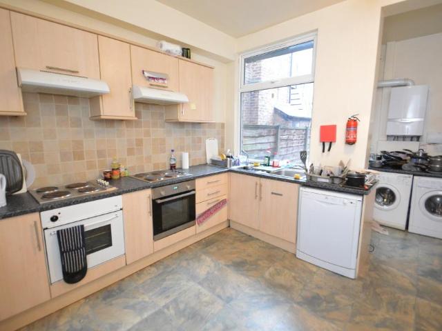 Argyle Avenue, Manchester, M14 5PX, United Kingdom | 8 bed townhouse for rent #117572451 | Rentberry