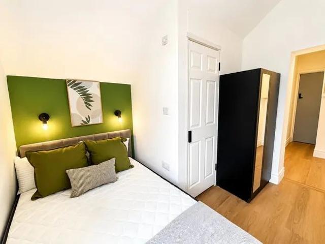 Argyle Street, Boston, Property for rent