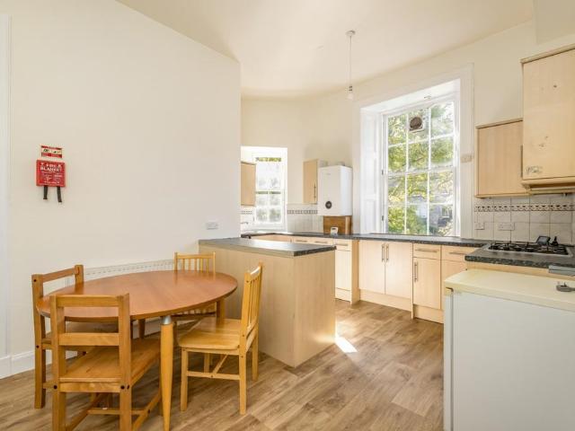 Argyle Park Terrace, Marchmont. 4 bed flat to rent £2,900 pcm £669 pw