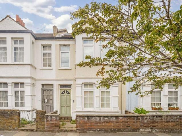 Argyle Place, London W6 3 bed terraced house to rent £3,600 pcm £831 pw