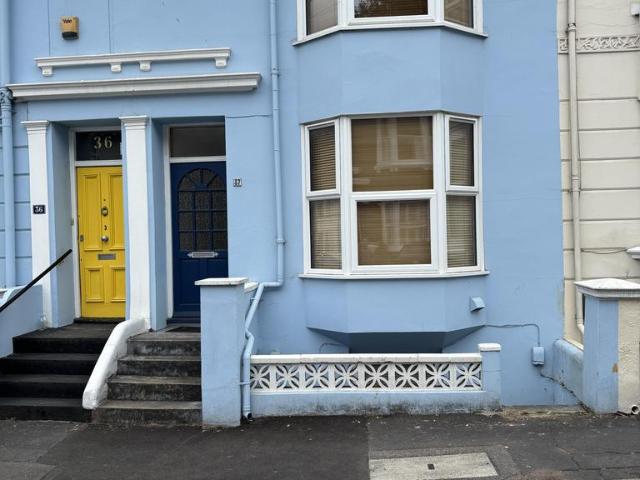 Argyle Road, Brighton BN1 4 bed terraced house to rent £2,600 pcm £600 pw