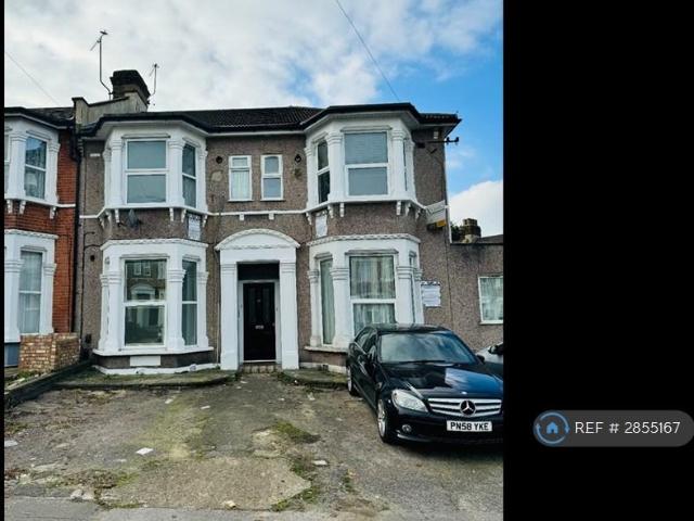 Argyle Road, Ilford, IG1 2 bed flat to rent £1,750 pcm £404 pw