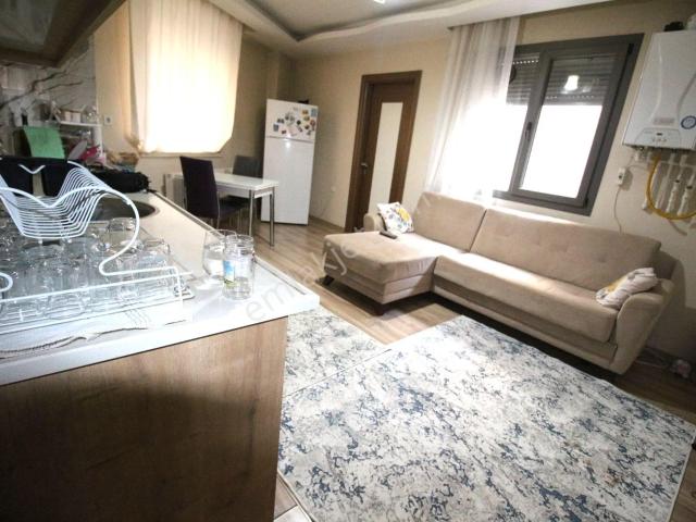 Arga'dan Buca Buca Üçkuyular Meydanında Cadde Üzeri Eşyalı 1+1 Kiralık Daire