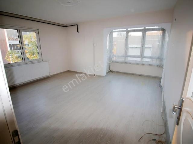 Arga'dan Buca Efeler Mh.menderes Cd. Üzeri 2+1 Kiralık Daire