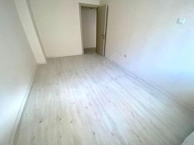Arga'dan Buca Çevik Bir Yakını 1 + 1 Eşyalı D.gazlı Kiralık Daire