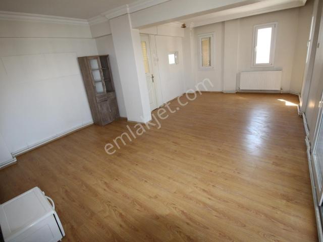 Arga'dan Buca Hürriyet Mh. D.gazlı 2+1 Kiralık Daire