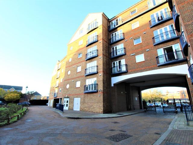 Argent Court, Argent Street, Grays RM17, 2 bed flat to rent, £1,500 pcm | PrimeLocation