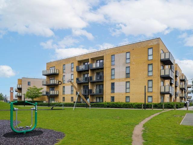 Argent House, Handley Page Road. 3 bed apartment to rent £2,220 pcm £512 pw