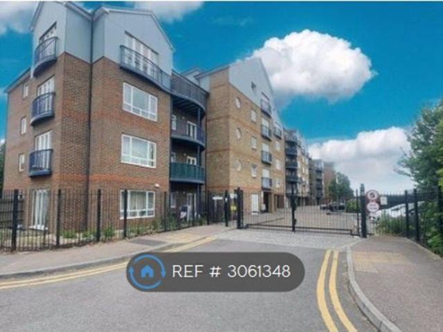 Argent St, Grays RM17, 2 bed flat to rent, £1,650 pcm | PrimeLocation