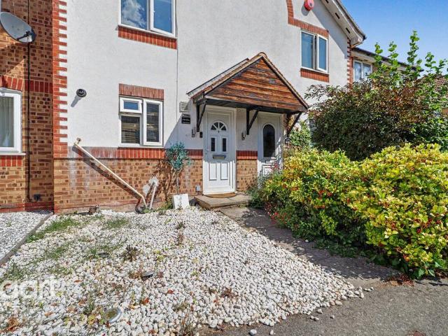 Argent Street, GRAYS 2 bed terraced house to rent £1,600 pcm £369 pw