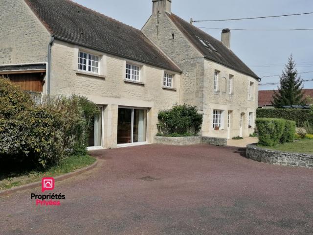 ARGENTAN 61200 charmante maison en pierres, 220 m2 environ, 3 chambres, Prix 279 760 honoraires 4 % inclus à la charge de l'acquéreur, soit 269 000 hors honoraires