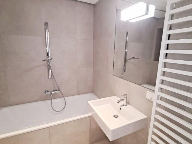 ARGENTINIERSTRASSE, klimatisiertes 82 m2 Dachgeschoß, 2 Zimmer, Wohnküche, Wannenbad, Parketten, Hauptbahnhof Nähe