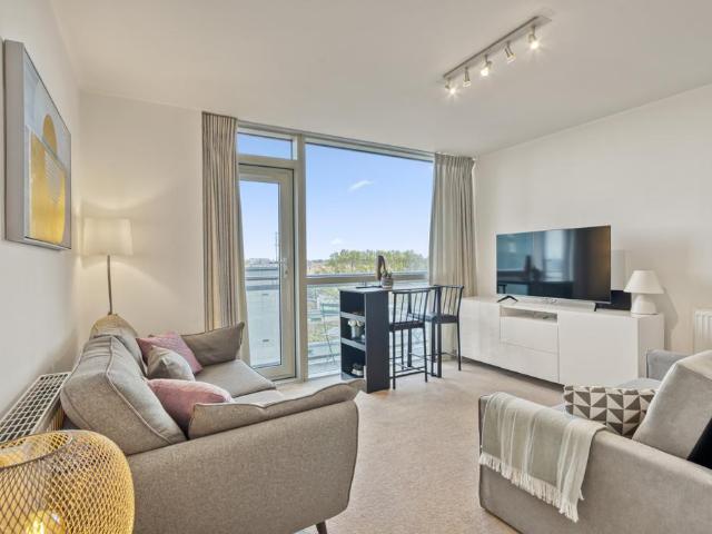 Argento Tower, Mapleton Road, London, SW18 4GD, United Kingdom | 1 bed apartment for rent #120802773 | Rentberry