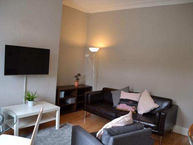 Argie Terrace, Leeds 3 bed terraced house to rent £1,287 pcm £297 pw