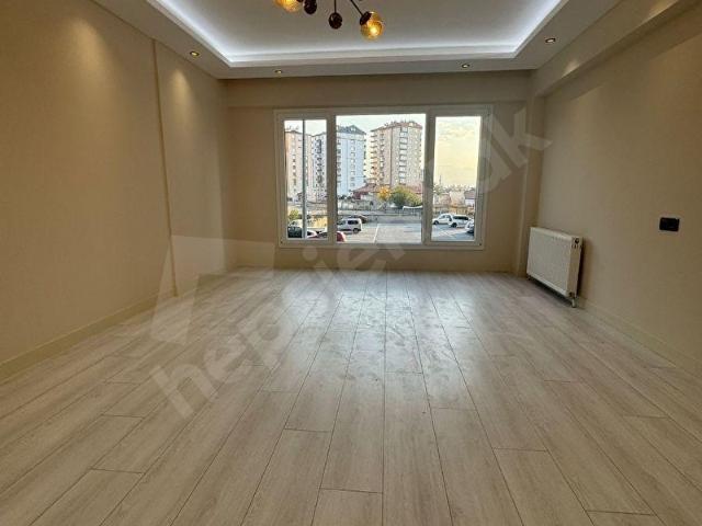 ARGINCİKTE SIFIR, GENİŞ VE FERAH 3+1 SATILIK DAİRE