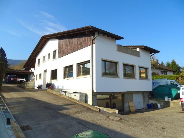 ARI 140 Grande Maison de 8,5 pièces avec bureaux et atelier