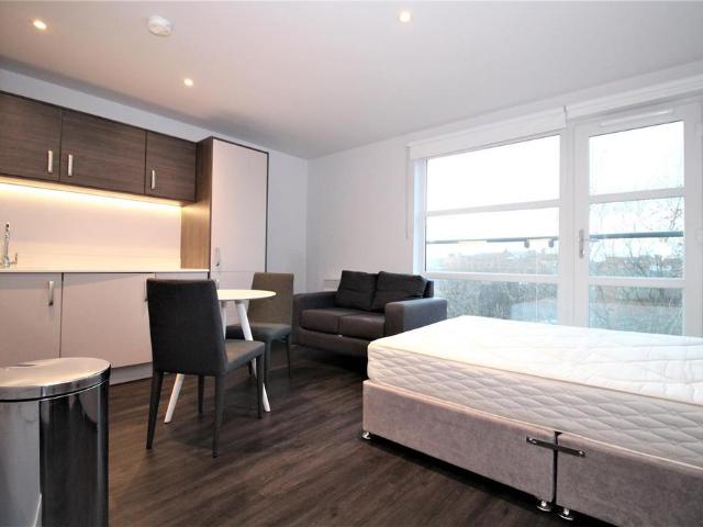 Aria Apartments, Chatham Street. Studio to rent £850 pcm £196 pw