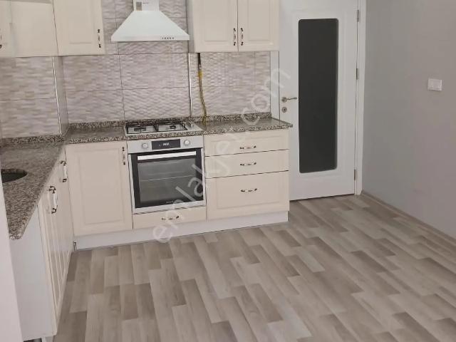 Arifiye Mah. Hamamyoluna Yakın Yeni Binada Kiralık 2+1 Daire