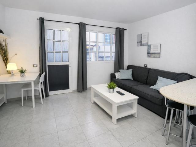 Arinaga Beach Apartment | first line on the sea