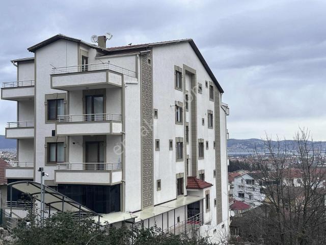 Arkun Gayrimenkul'den Deniz Manzaralı Sıfır Eşyalı 3+1 Daire