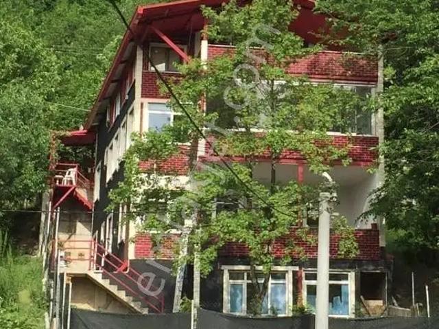 Arkun Gayrimenkul'den Kartepe'de Satılık Müstakil Ev
