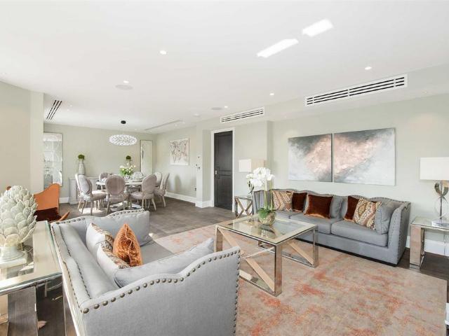 Arkwright Road, Hampstead, NW3 4 bed penthouse to rent £13,950 pcm £3,219 pw