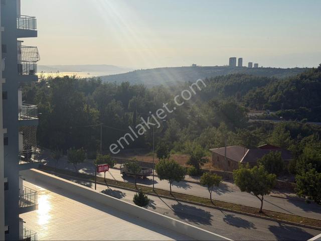 Çarkıpare De Güvenlıklı Göl Manzaralı Kıralık 1 + 1 Eşyasız Daıre