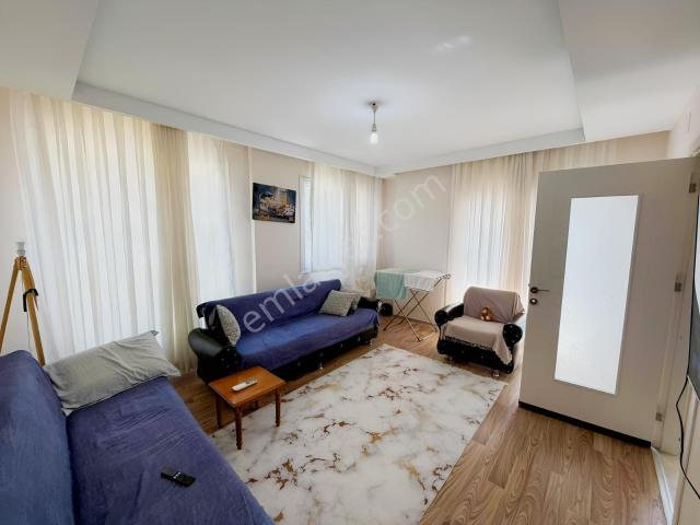 Çarkıparede Stat Yanı 2+1 Kiralık Kombili Kapalı Mutfak