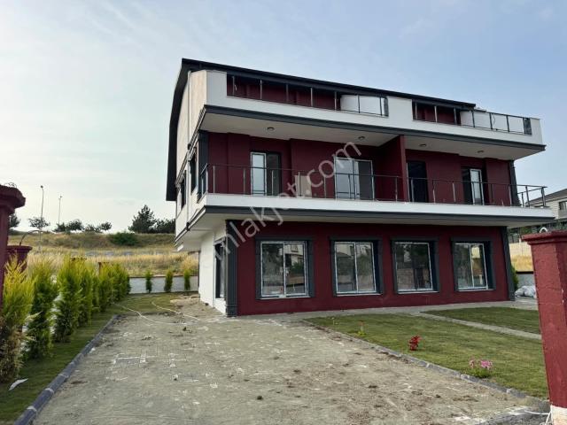 Çarkıparede Yola 2. Parsel 5+1 Yerden Isıtmalı Satlık İkiz Villa