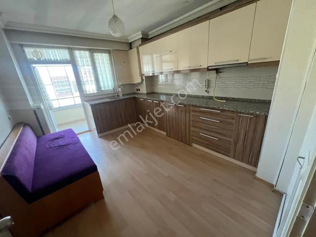 Arkadaş Emlaktan Bahçelievler Mah. Şenyurt Caddesinde 2+1 Kiralık Daire