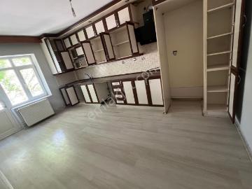 Arkadaş Emlaktan Bahçelievler Mah. Karşıyaka Sokakta 3+1 Satılık Daire